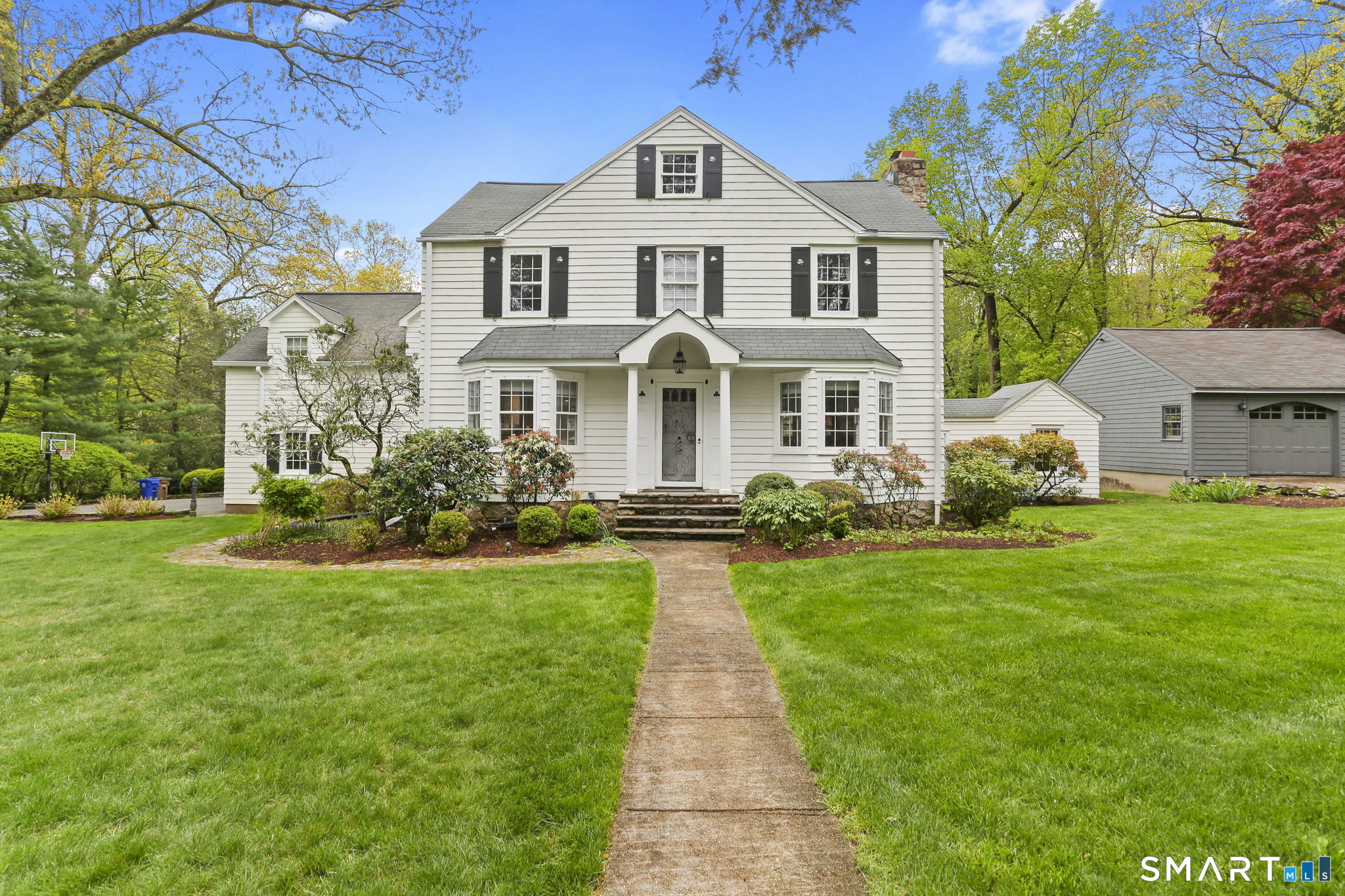 49 Weed Avenue