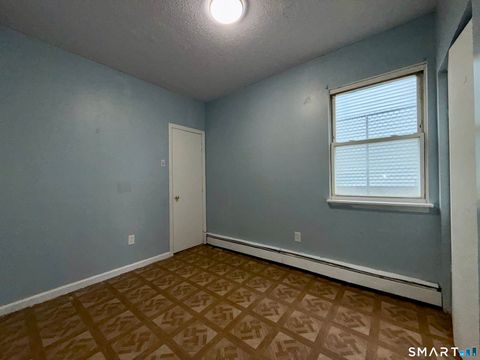 Tiny photo for 132 Locust Street #4, Waterbury, CT 06704 (MLS # 24154714)