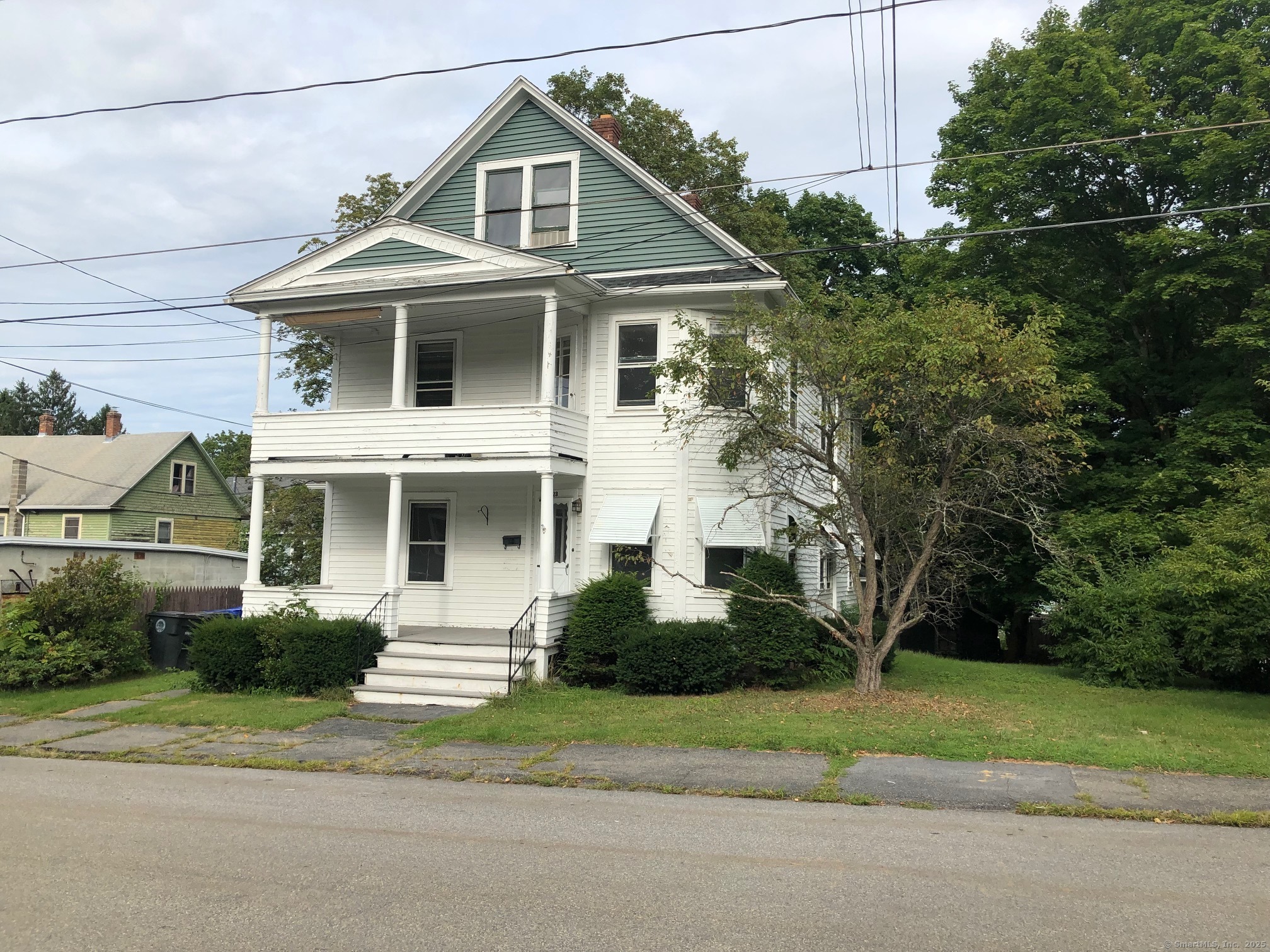 Chestnut Avenue, Torrington, Connecticut - 2 Bedrooms  
1 Bathrooms  
5 Rooms - 