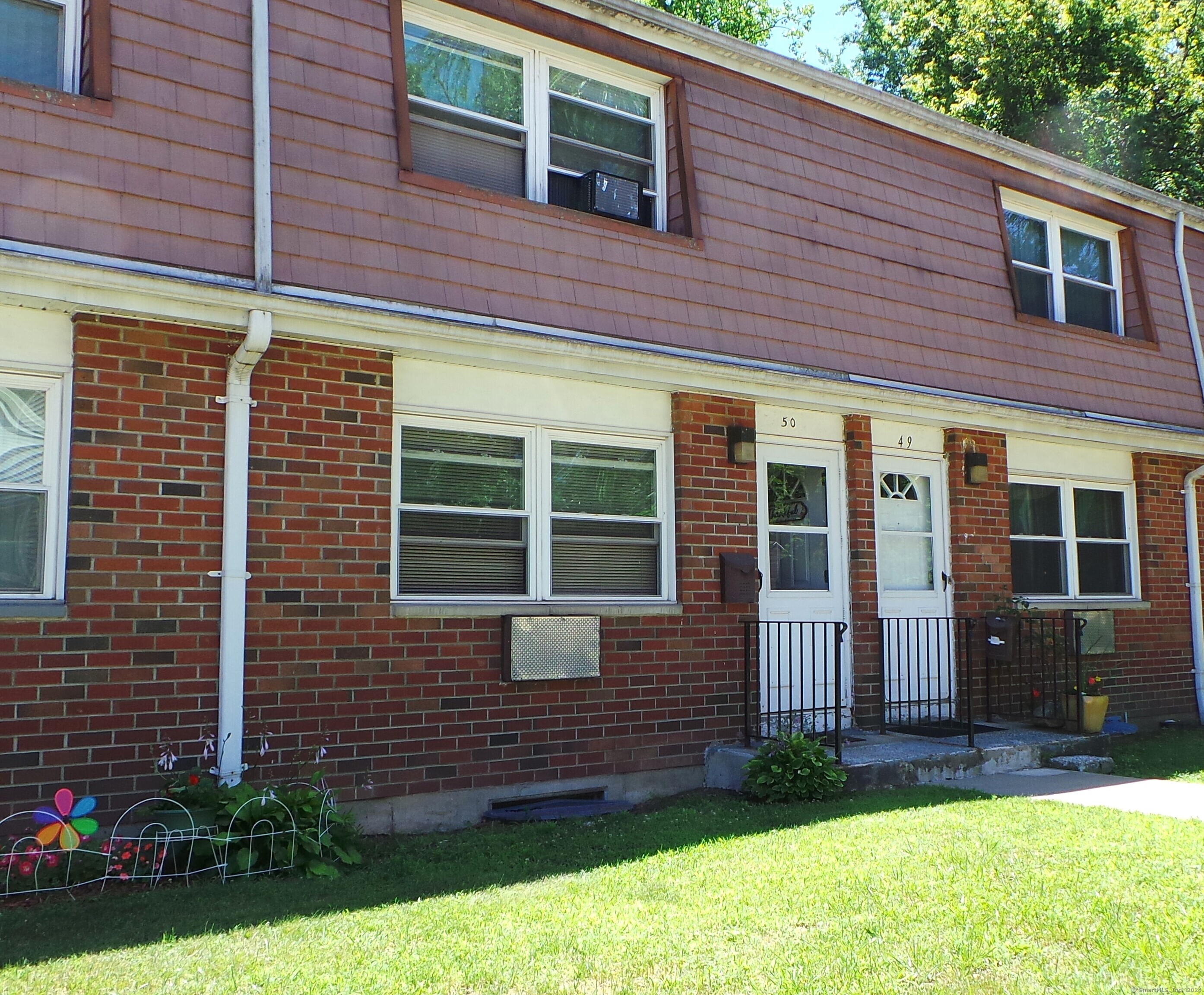 Property for Sale at 450 Edgewood Street 50, Hartford, Connecticut - Bedrooms: 2 
Bathrooms: 1 
Rooms: 5  - $55,000