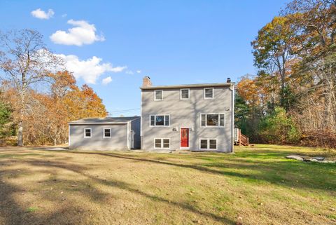 A home in Killingworth