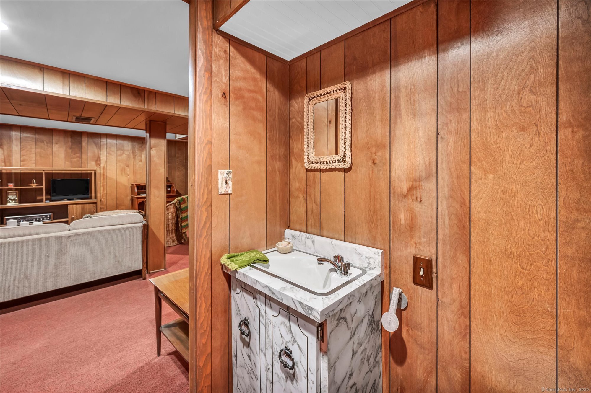137 W Side Drive, Hamden, Connecticut image 39