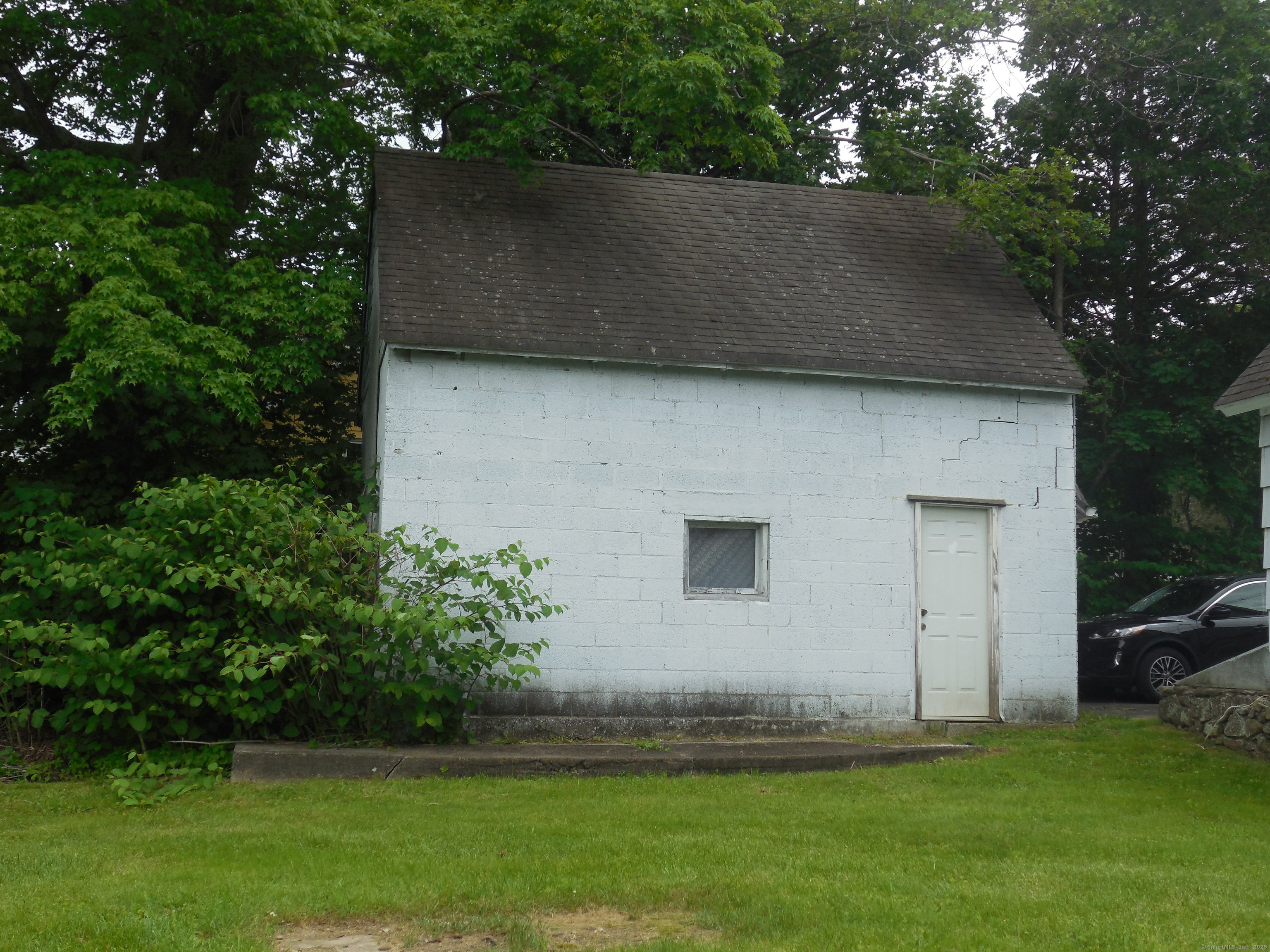 85 Blackberry Hill Road, Beacon Falls, Connecticut image 4