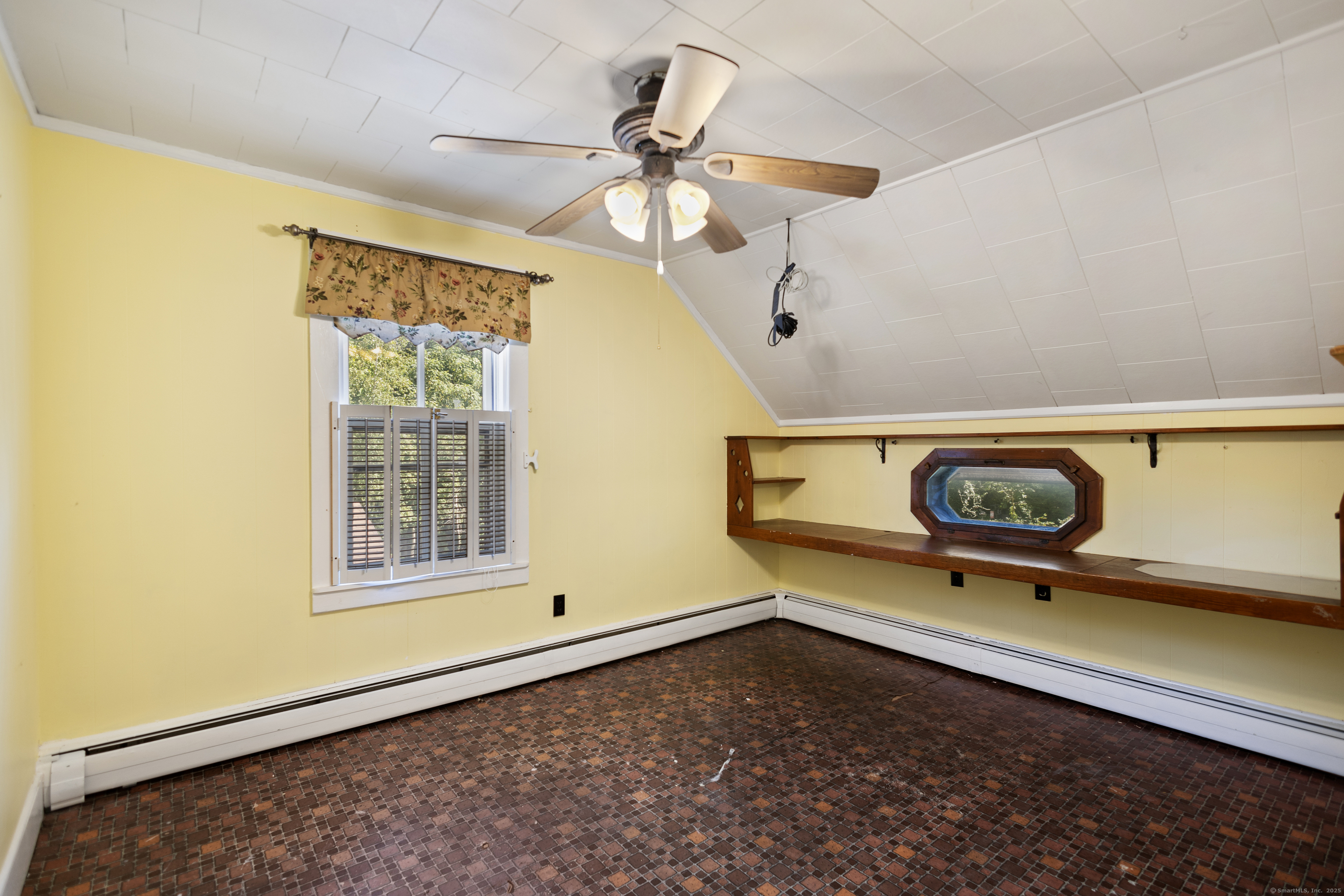 Plainfield, Connecticut 06354, United States, 6 Bedrooms Bedrooms, ,3 BathroomsBathrooms,Residential,Pending,200706