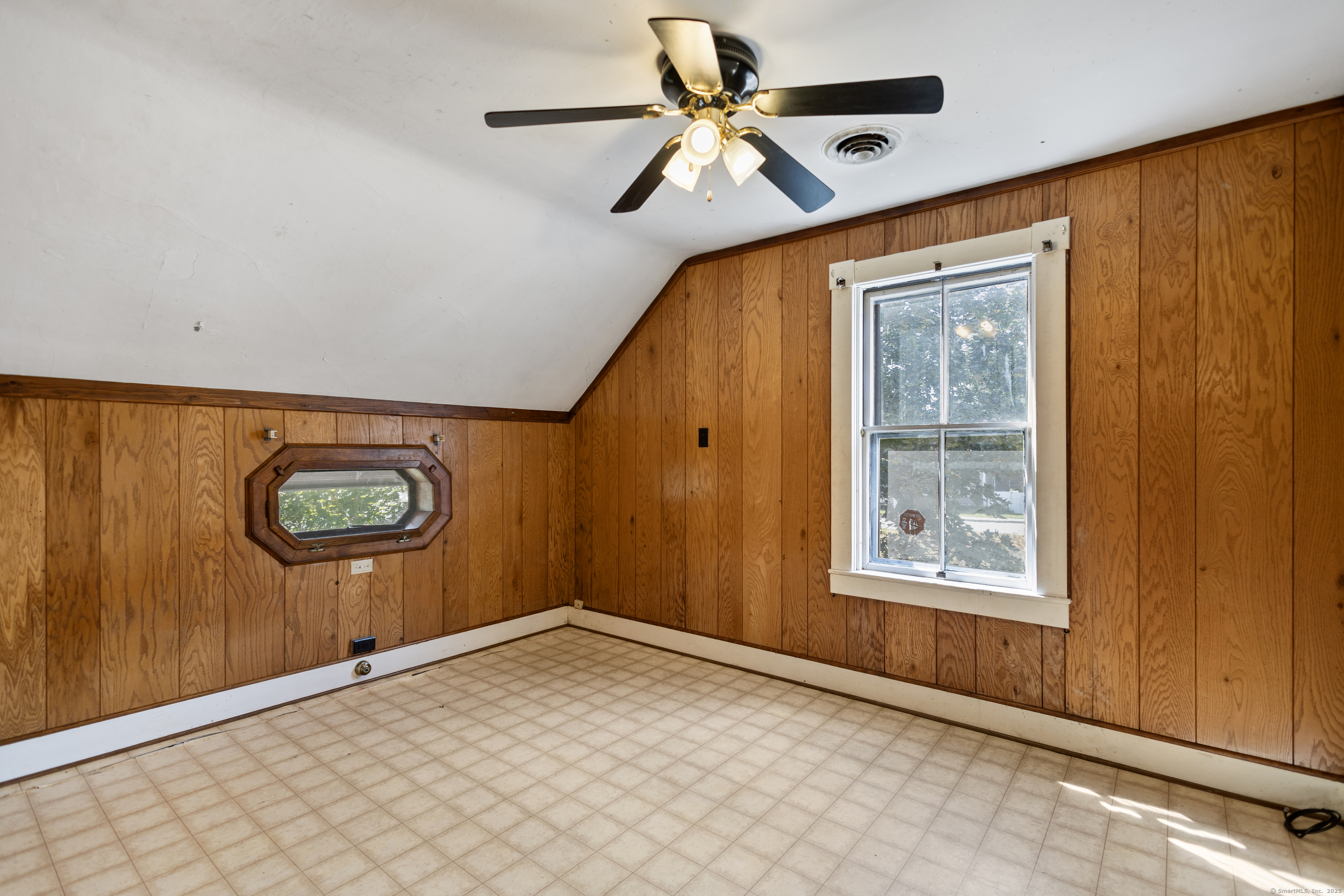 Plainfield, Connecticut 06354, United States, 6 Bedrooms Bedrooms, ,3 BathroomsBathrooms,Residential,Pending,200706