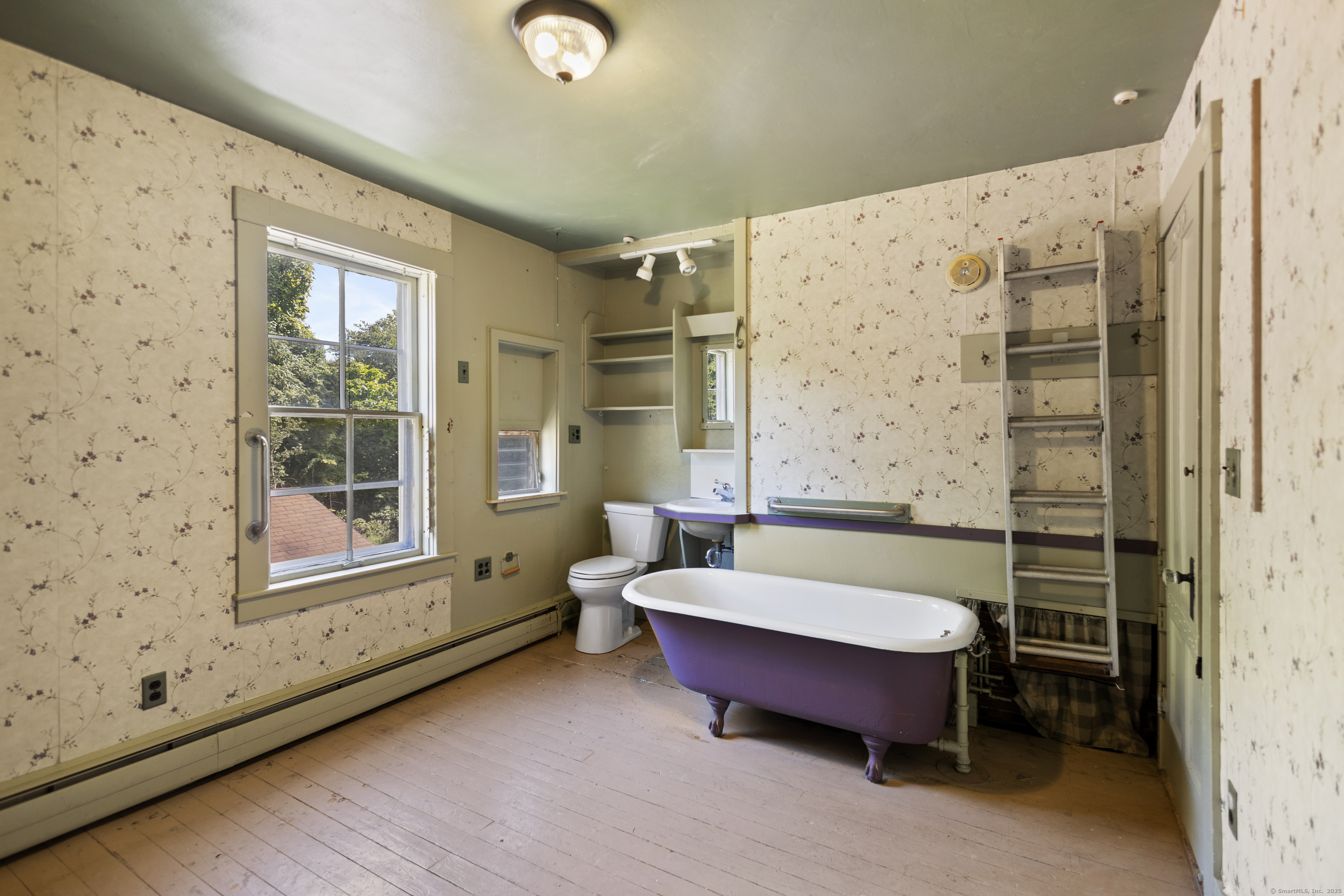 Plainfield, Connecticut 06354, United States, 6 Bedrooms Bedrooms, ,3 BathroomsBathrooms,Residential,Pending,200706