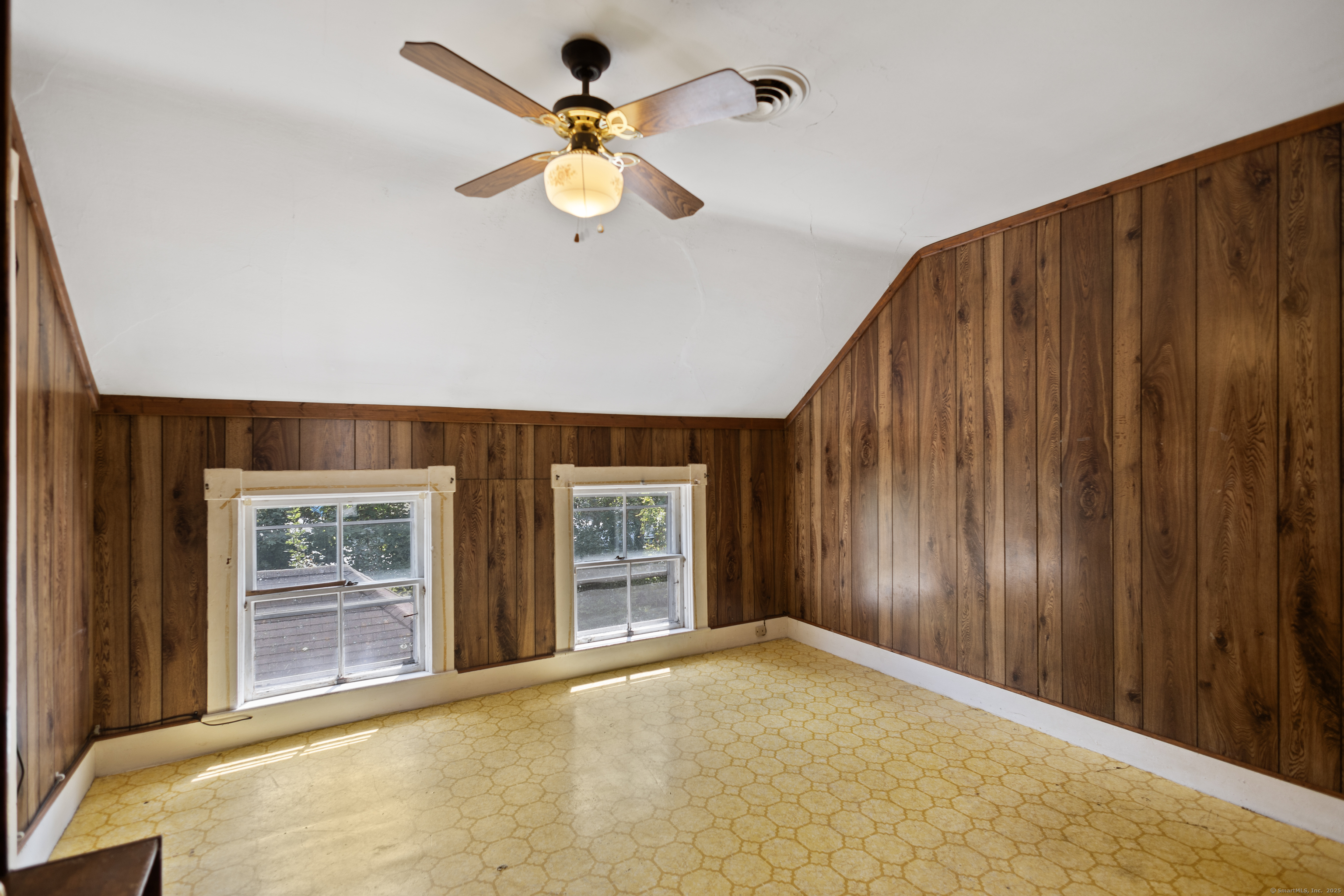 Plainfield, Connecticut 06354, United States, 6 Bedrooms Bedrooms, ,3 BathroomsBathrooms,Residential,Pending,200706