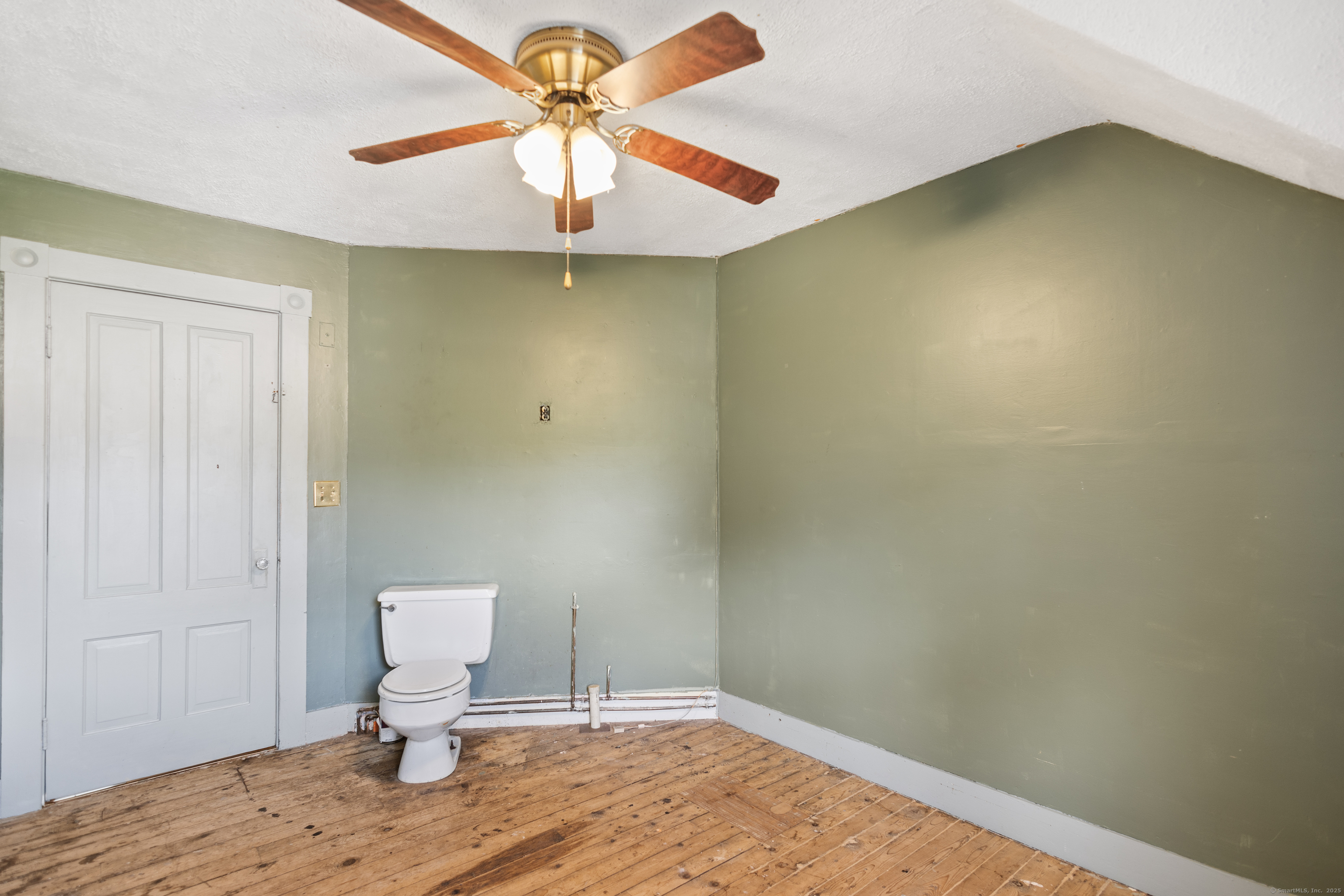 Plainfield, Connecticut 06354, United States, 6 Bedrooms Bedrooms, ,3 BathroomsBathrooms,Residential,Pending,200706