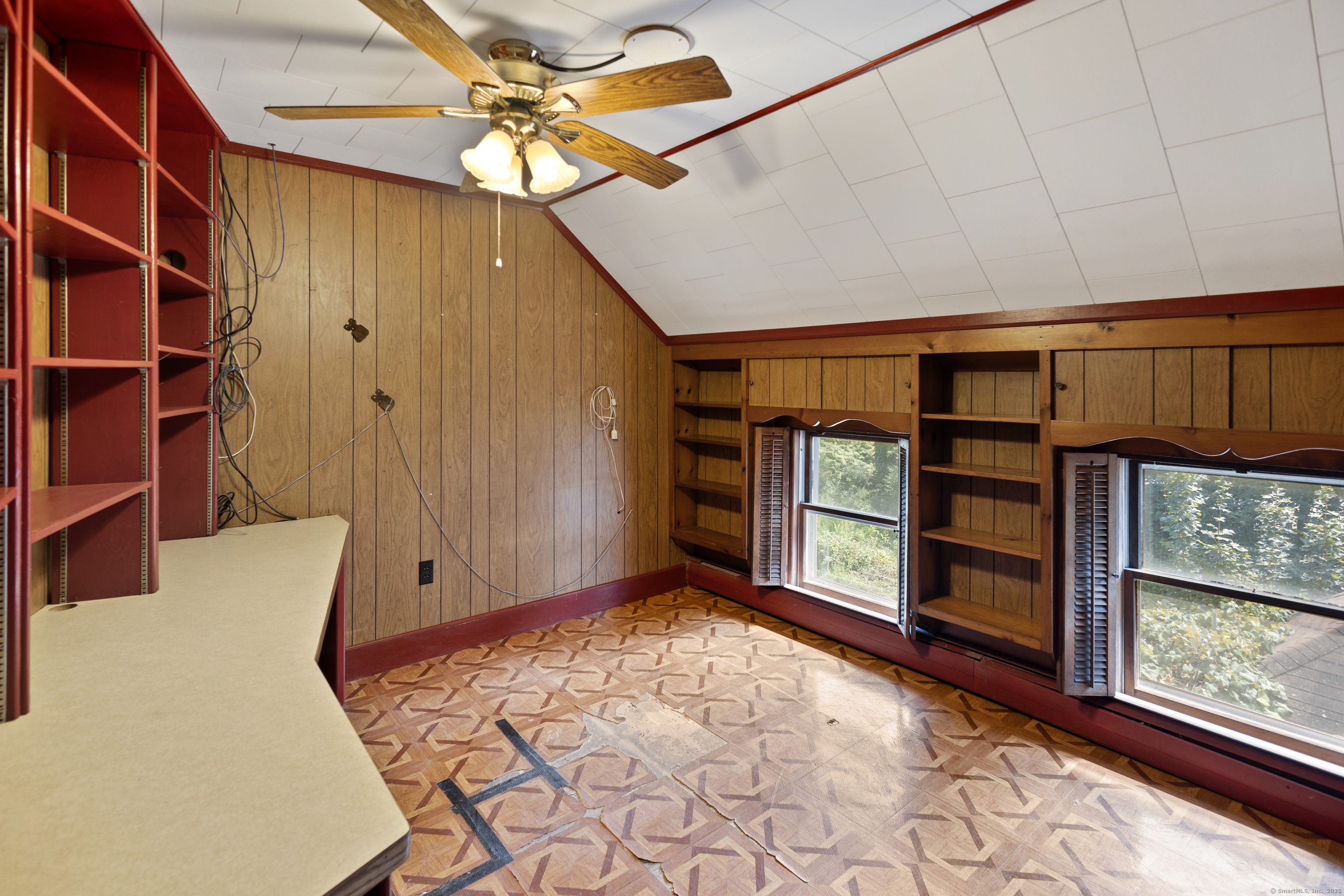 Plainfield, Connecticut 06354, United States, 6 Bedrooms Bedrooms, ,3 BathroomsBathrooms,Residential,Pending,200706