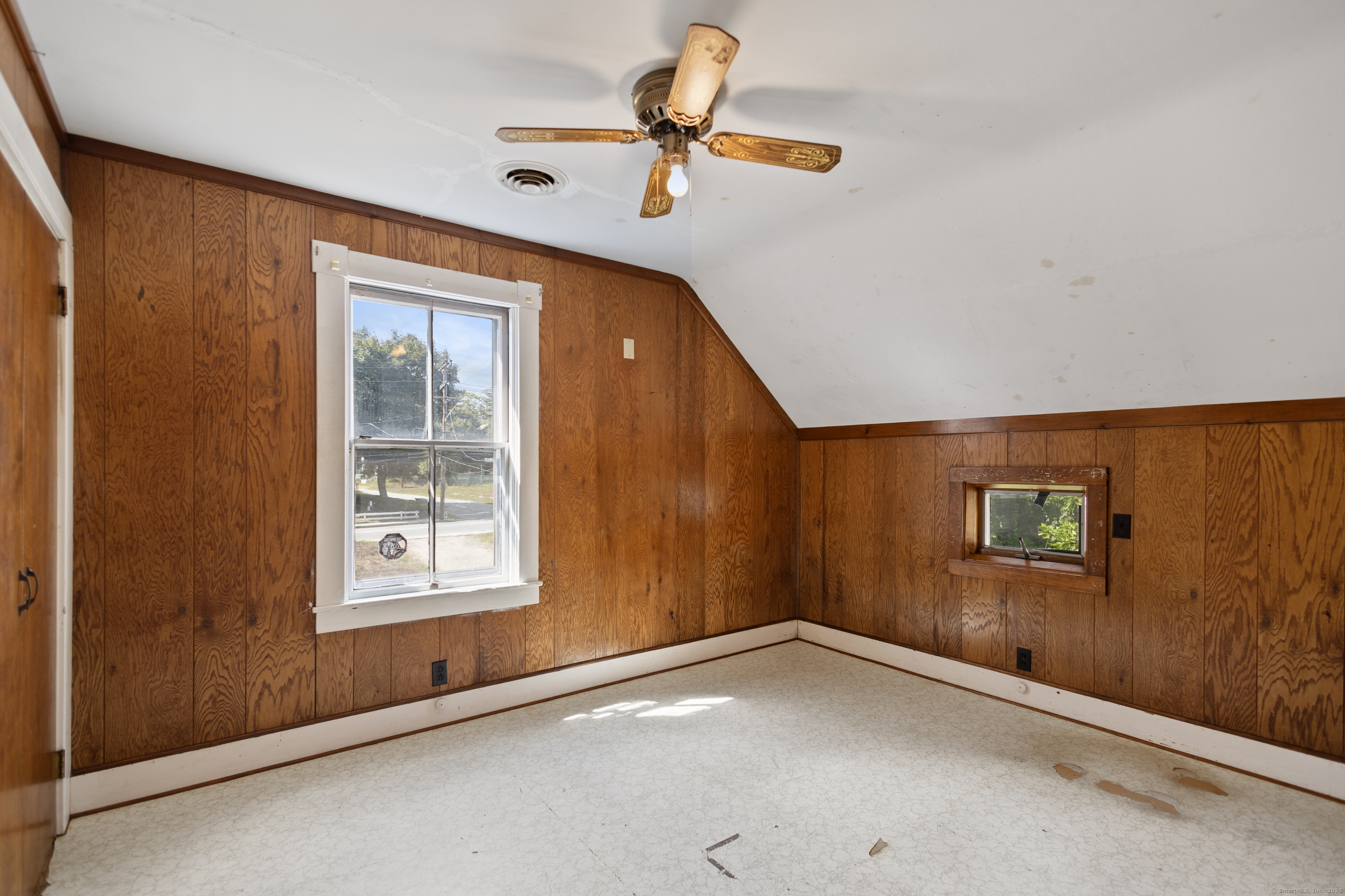 Plainfield, Connecticut 06354, United States, 6 Bedrooms Bedrooms, ,3 BathroomsBathrooms,Residential,Pending,200706