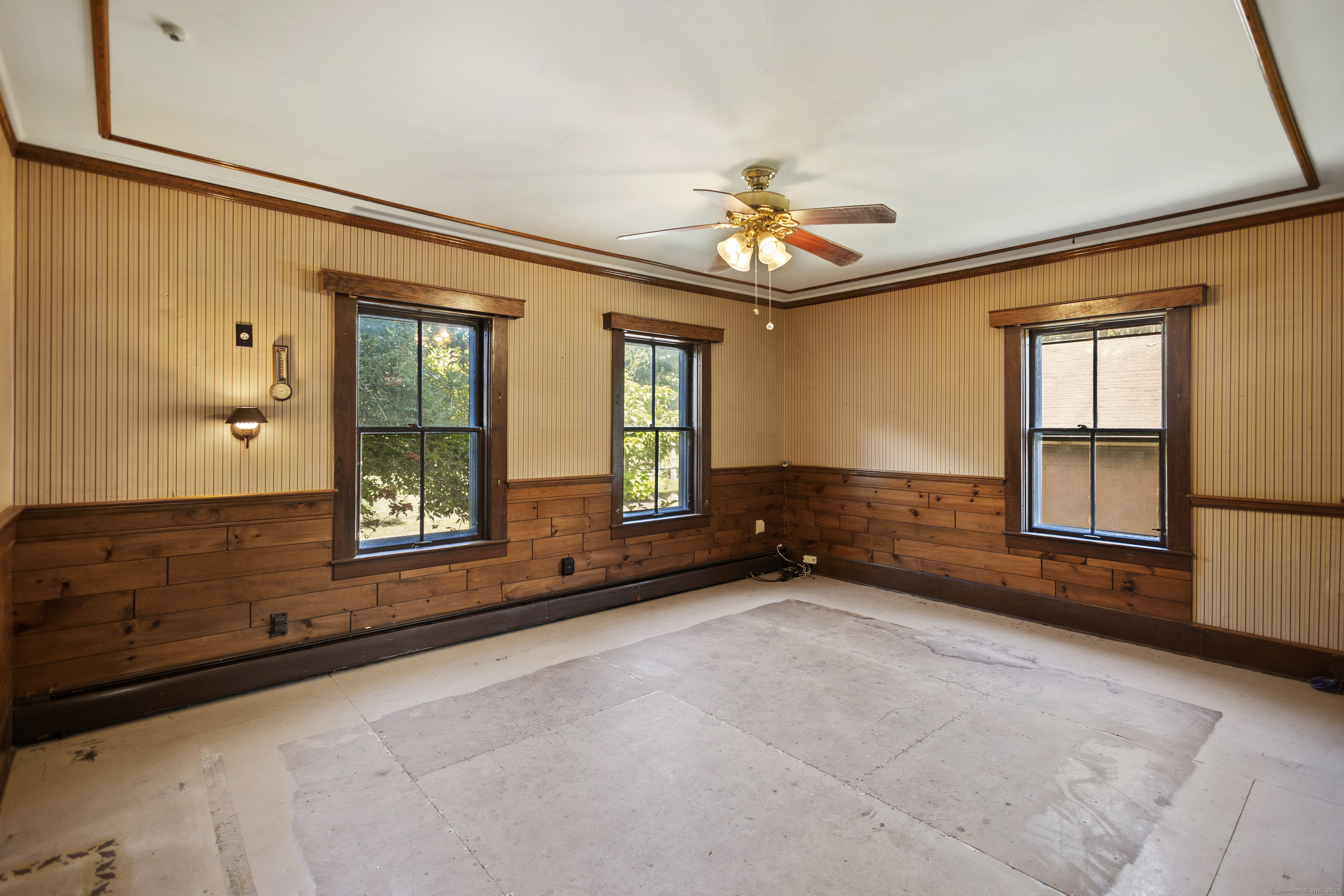 Plainfield, Connecticut 06354, United States, 6 Bedrooms Bedrooms, ,3 BathroomsBathrooms,Residential,Pending,200706