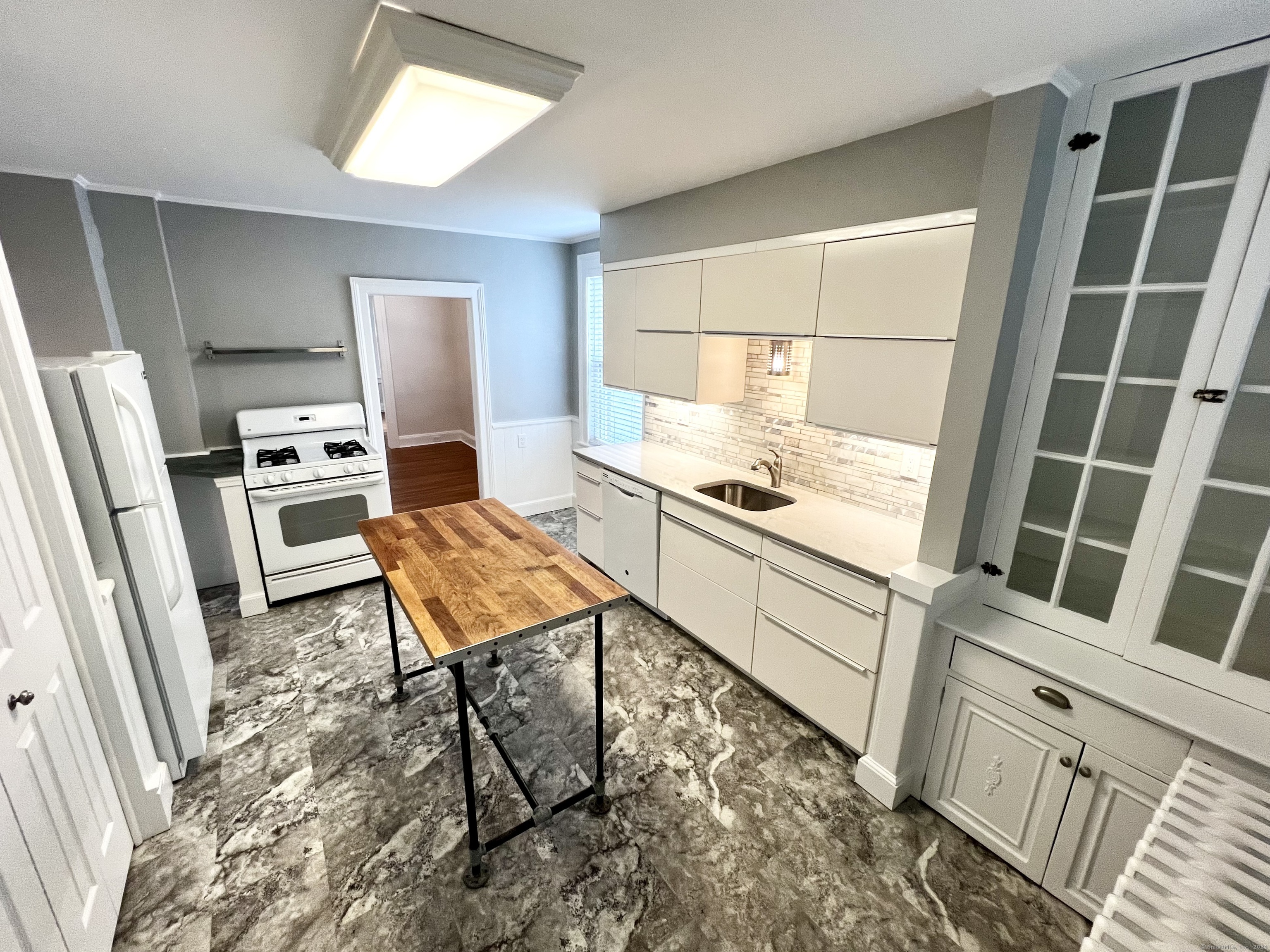 High Street 1st, Middletown, Connecticut - 2 Bedrooms  
1 Bathrooms  
5 Rooms - 
