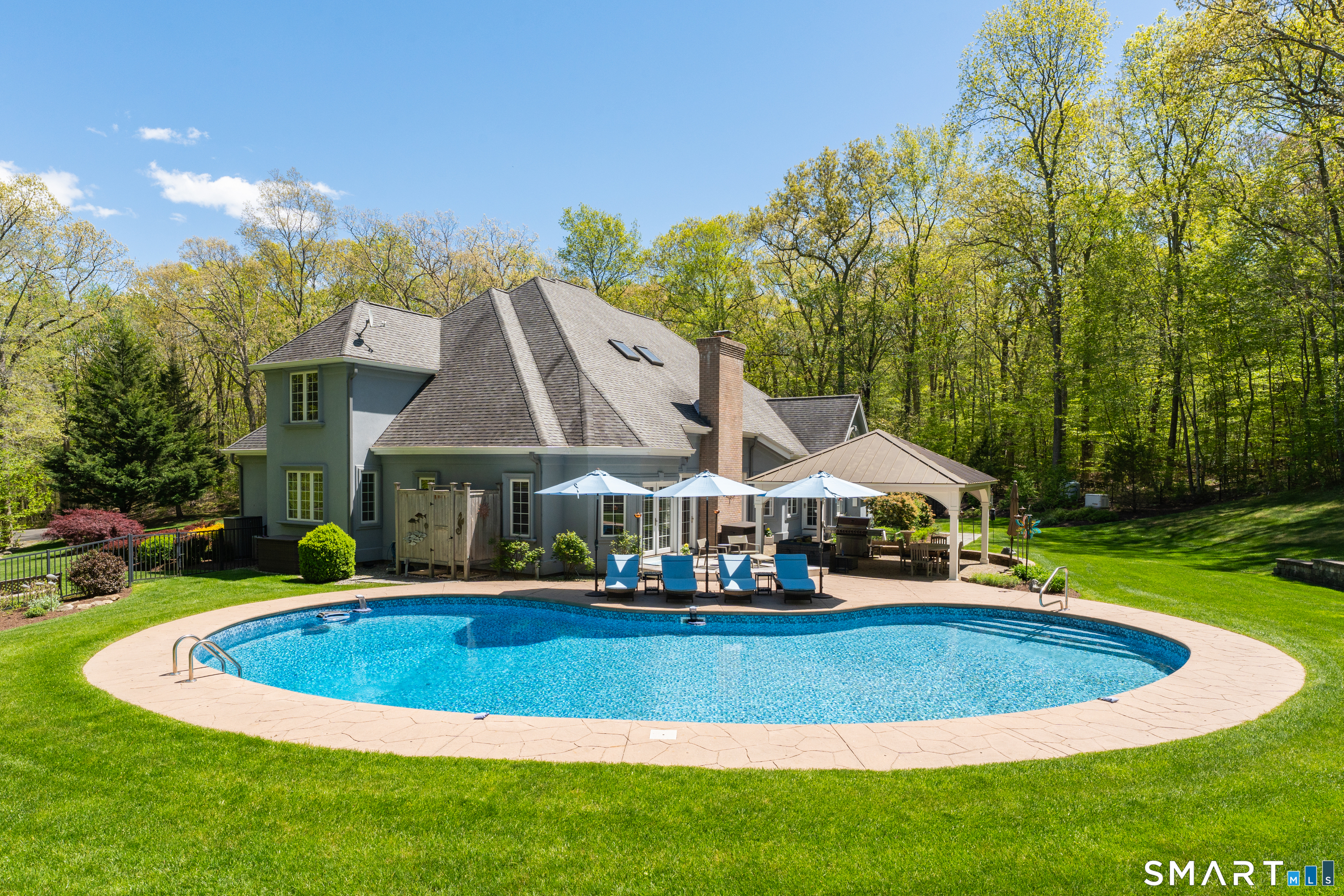 350 Squaw Lane