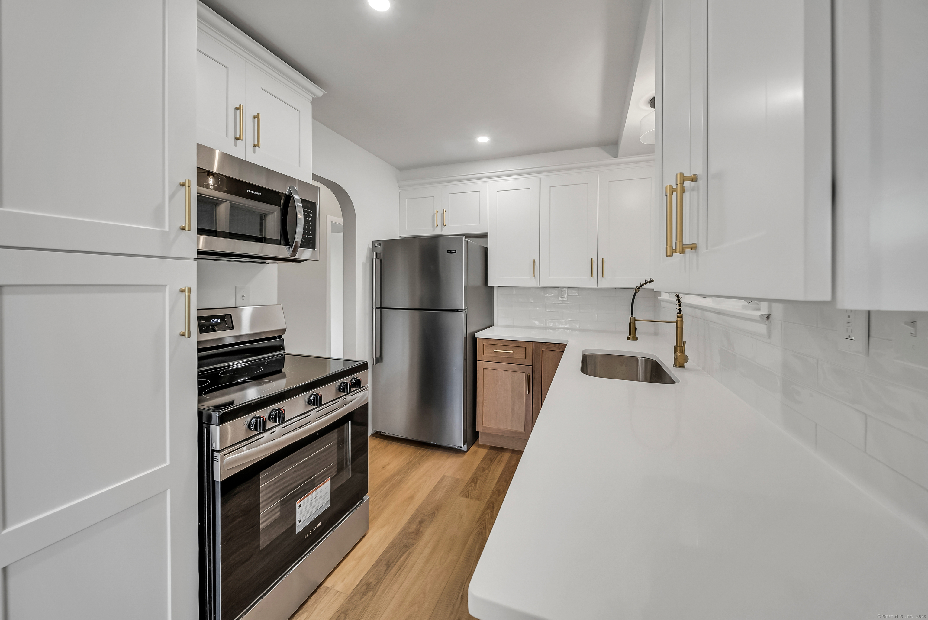 636 Thompson Road, Thompson, Connecticut image 9