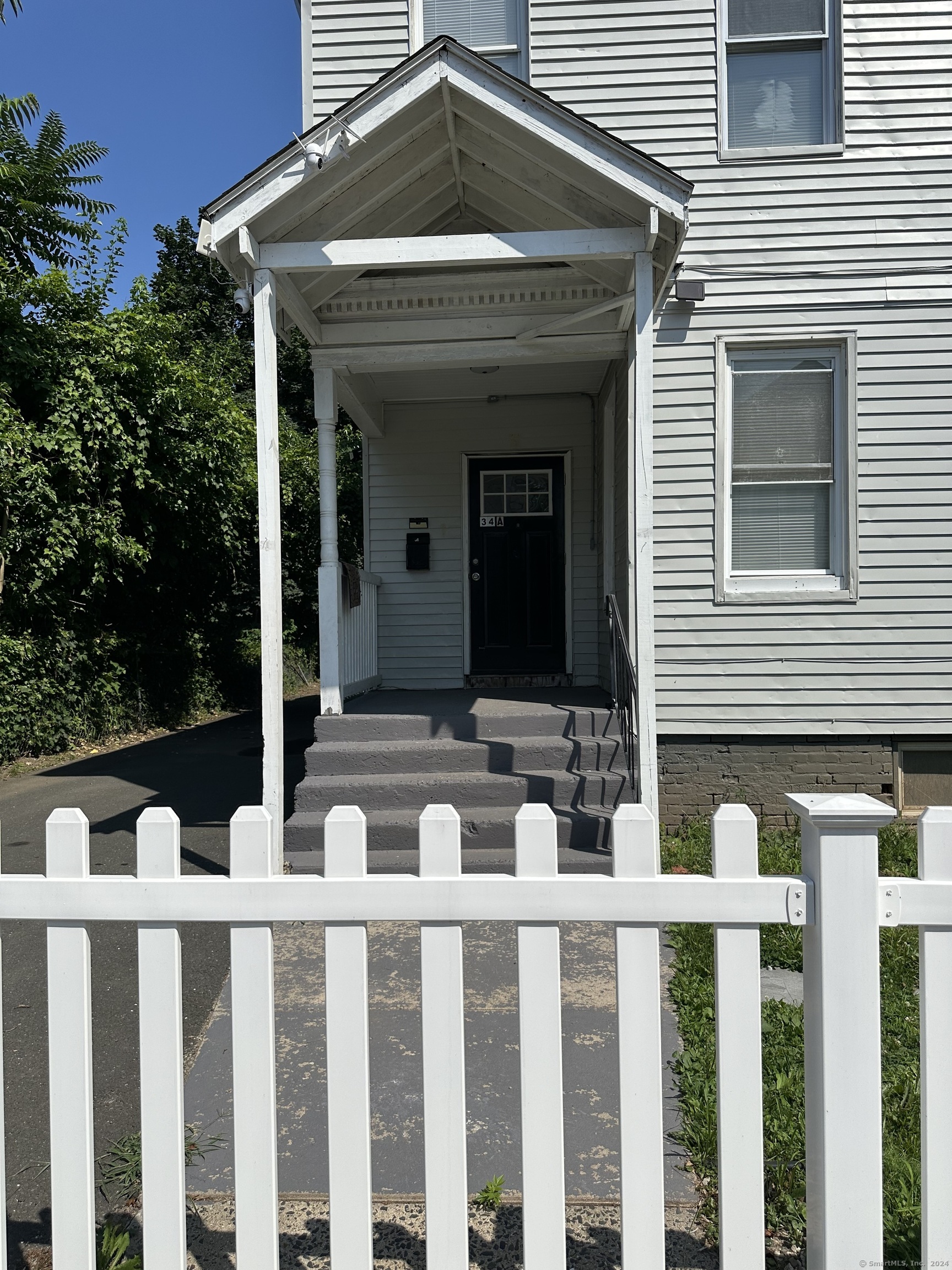 Rental Property at 3034 Brook Street, Hartford, Connecticut - Bedrooms: 2 
Bathrooms: 1 
Rooms: 5  - $1,600 MO.