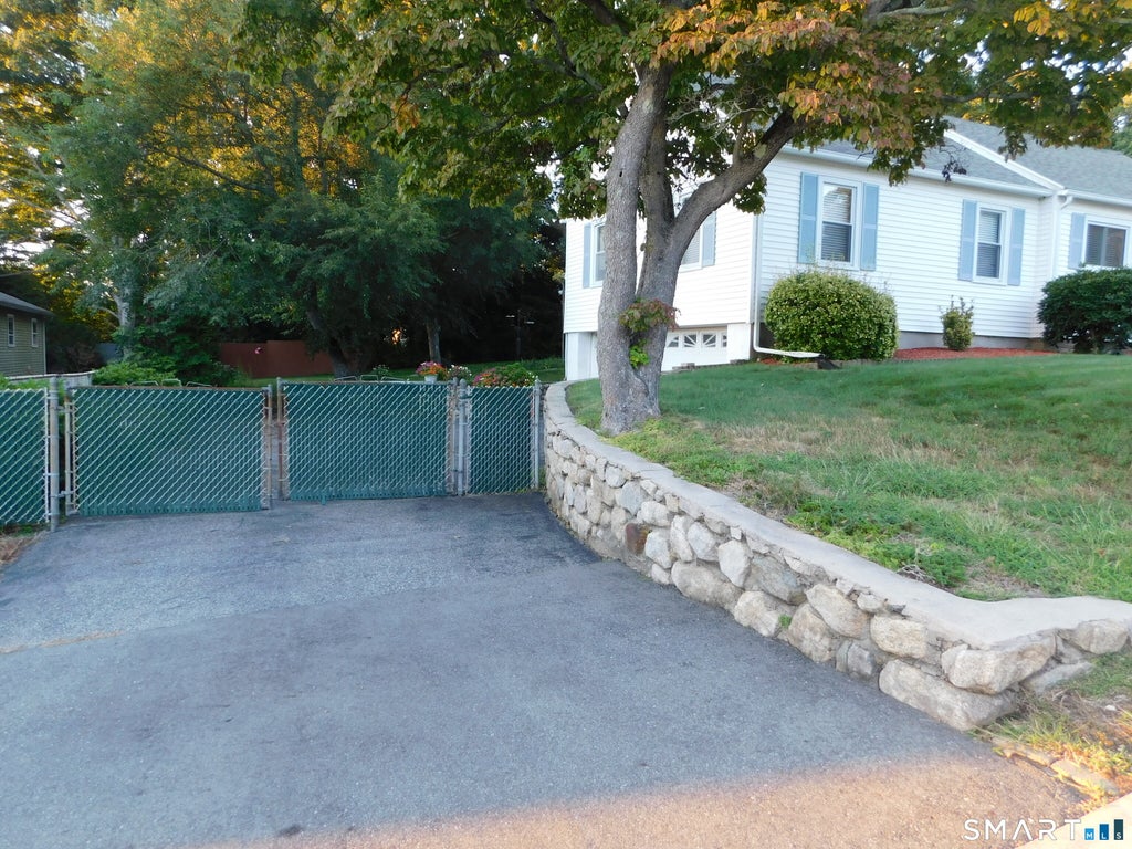 Photo of 43 Farmington Avenue, New London, CT 06320 (MLS # 24204423)