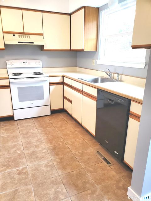Tiny photo for 137 Knowles Avenue #137, Middletown, CT 06457 (MLS # 24145510)