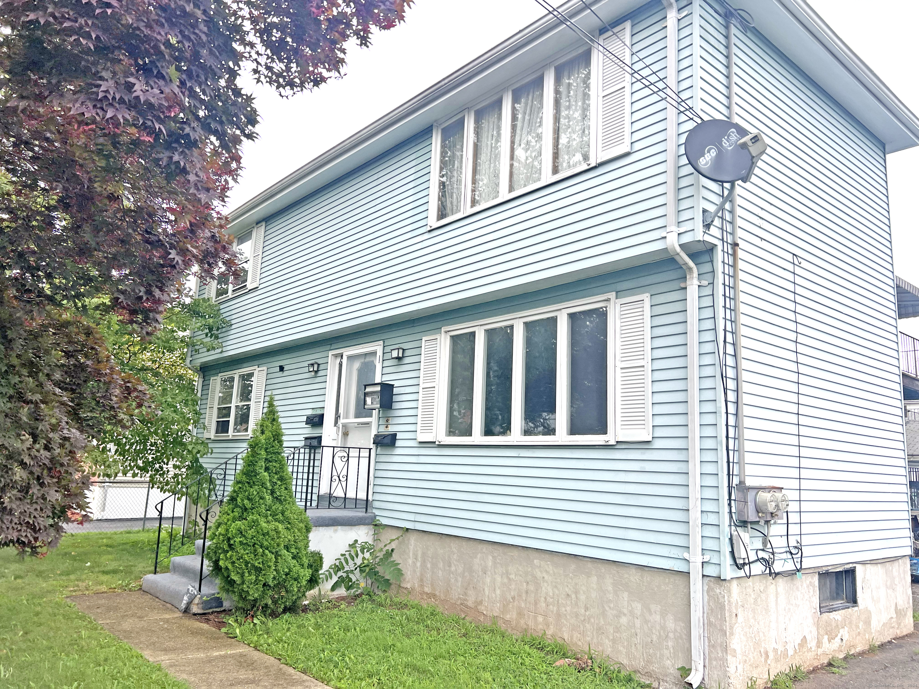 Rental Property at 15 Symco Drive, New Britain, Connecticut - Bedrooms: 3 
Bathrooms: 1 
Rooms: 4  - $1,750 MO.