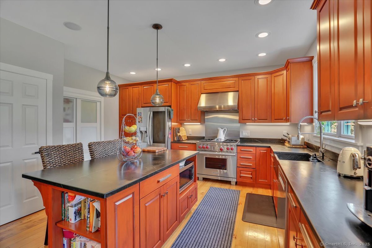 100 Round Hill Road, Middletown, Connecticut image 10