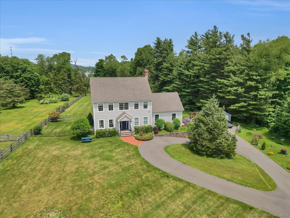 Property for Sale at Round Hill Road, Middletown, Connecticut - Bedrooms: 3 
Bathrooms: 3 
Rooms: 7  - $725,000