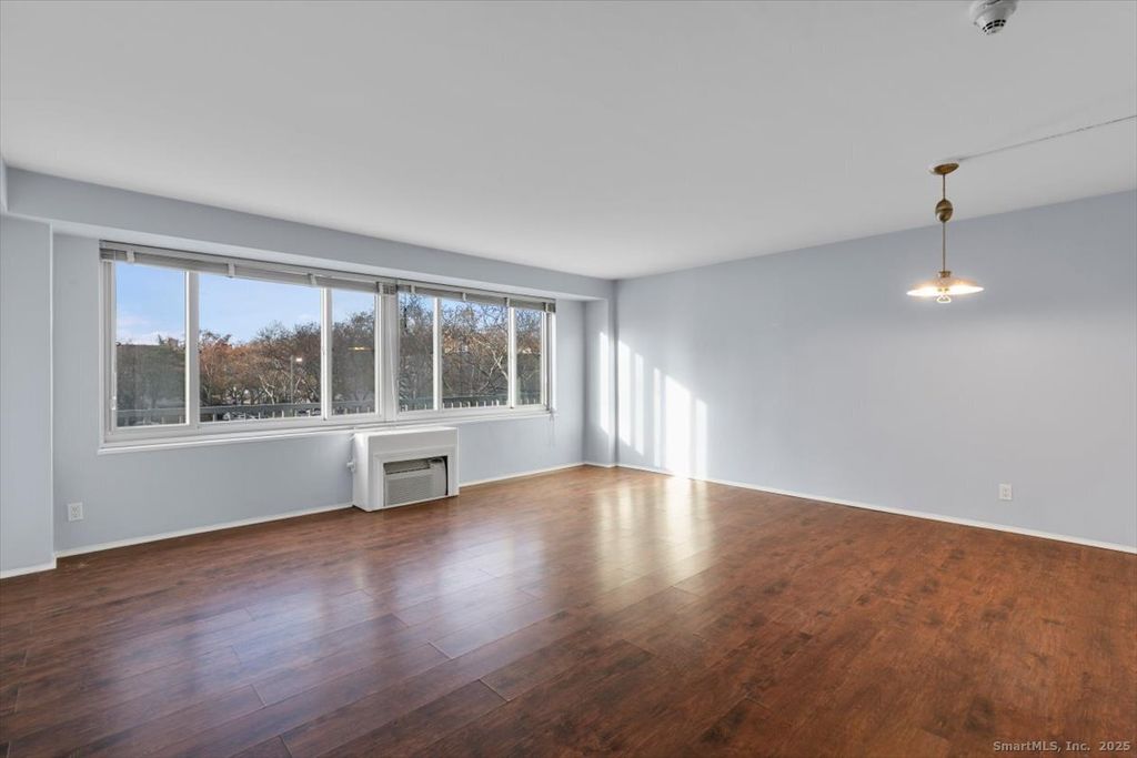 Photo of 100 York Street #3B, New Haven, CT 06511 (MLS # 24142707)