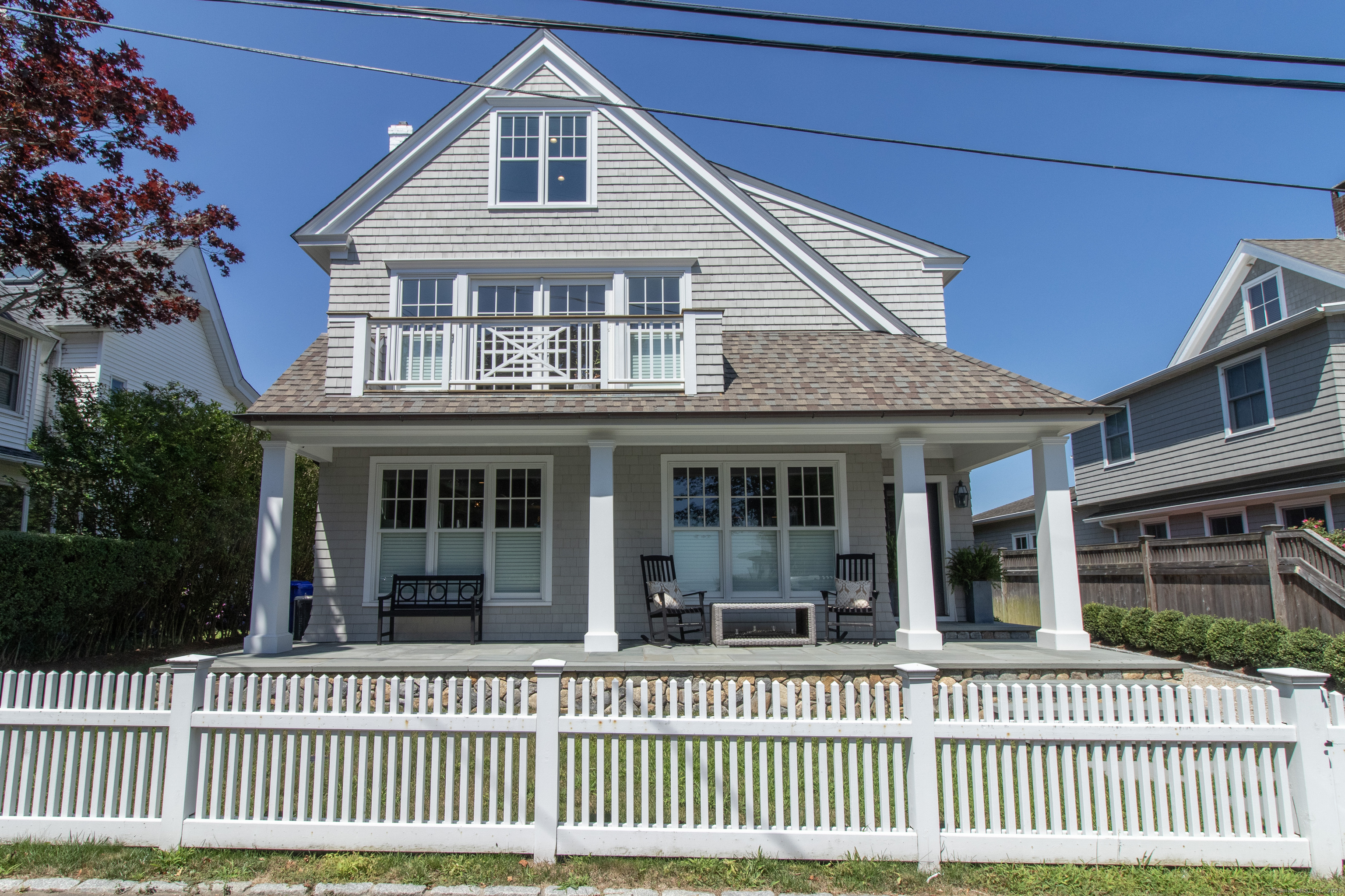 Island View Avenue, Branford, Connecticut - 5 Bedrooms  
4 Bathrooms  
9 Rooms - 