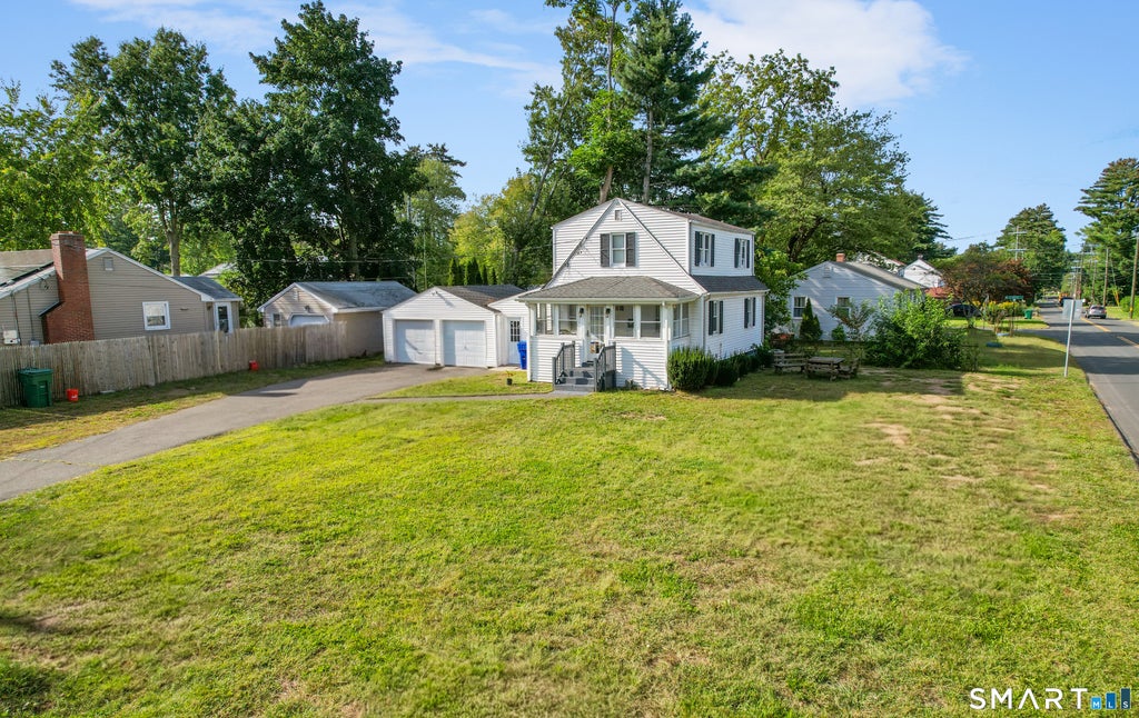 Photo of 100 Englewood Avenue, Bloomfield, CT 06002 (MLS # 24206192)