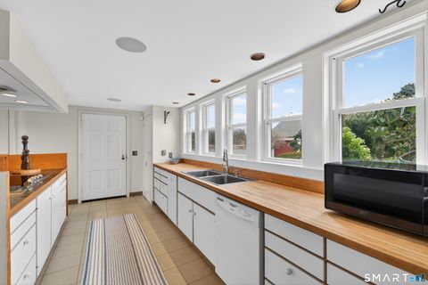 Tiny photo for 39 Vineyard Place, Guilford, CT 06437 (MLS # 24155090)