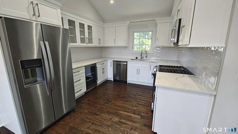 Multifamily For Rent - 38 Poe Court<br/> Fairfield, CT 06825