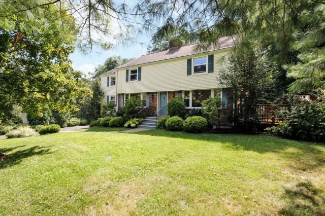 Photo 1 of 25 Chipmunk Lane, Norwalk, Connecticut, $605,000, Web #: 99073961