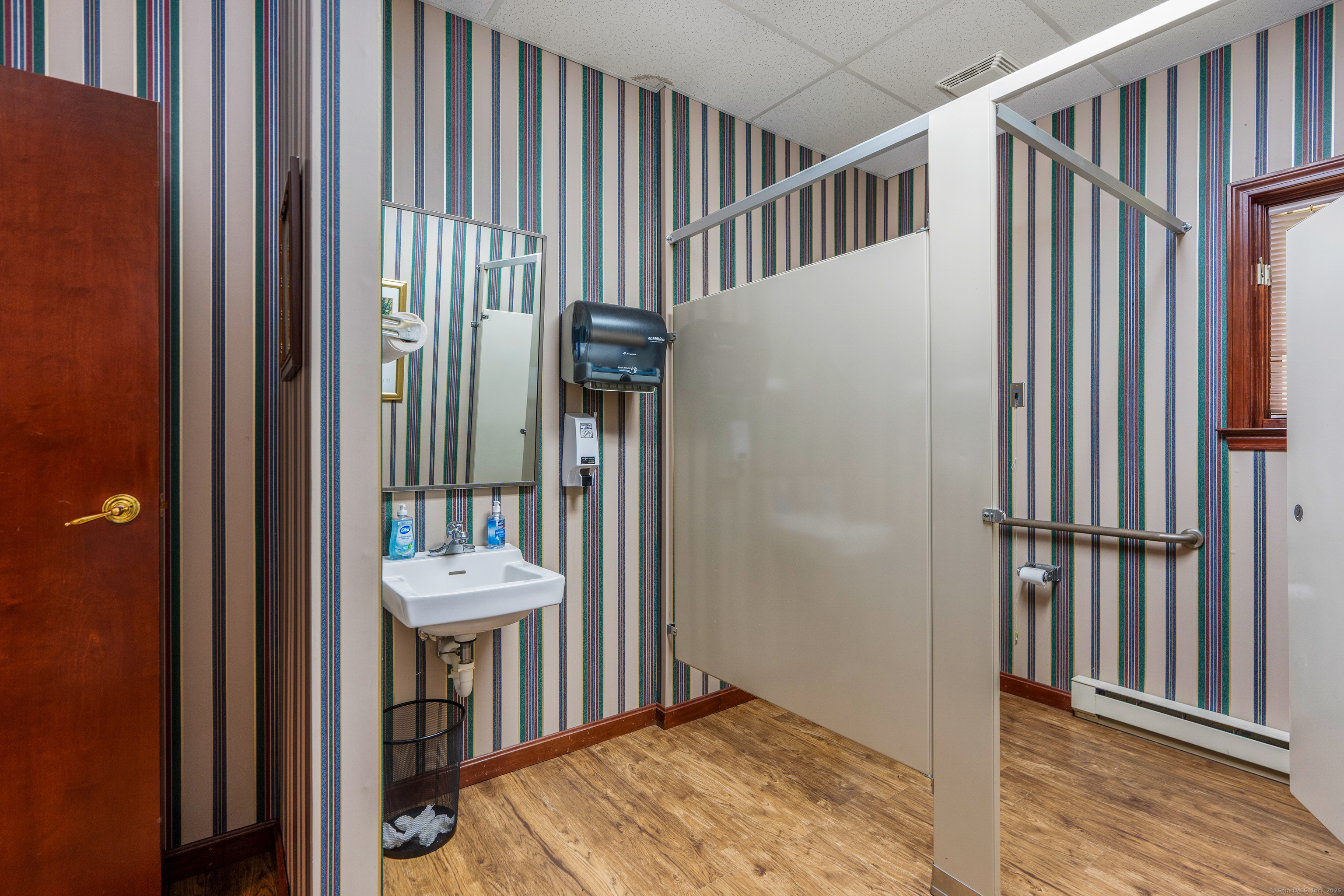 Tolland, Connecticut 06084, United States, ,1 BathroomBathrooms,Commercial,Active,161893