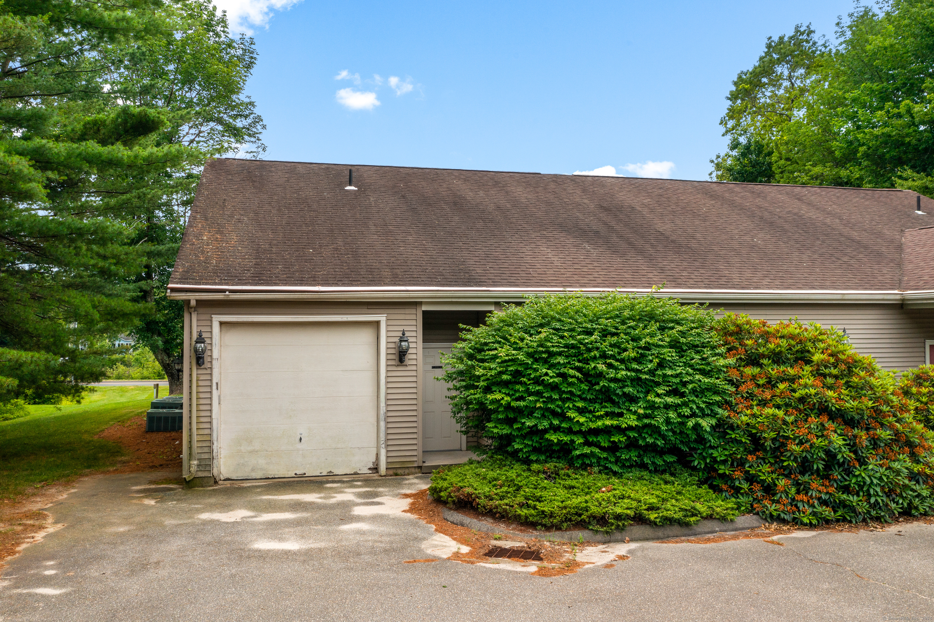 Tolland, Connecticut 06084, United States, ,1 BathroomBathrooms,Commercial,Active,161893