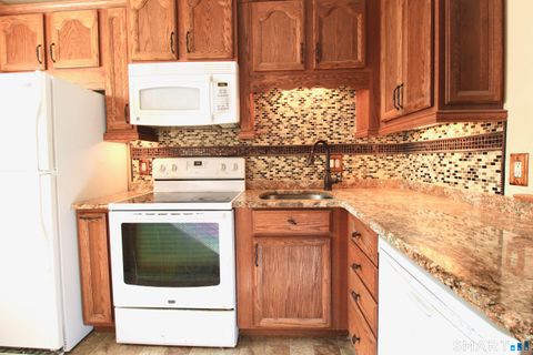 Tiny photo for 61 Meetinghouse Village #5, Meriden, CT 06450 (MLS # 24141623)