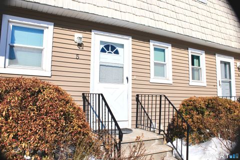 61 Meetinghouse Village 5 Meriden CT 06450