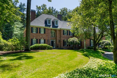 Photo of 9 Kew Gardens, Farmington, CT 06032 (MLS # 24181177)