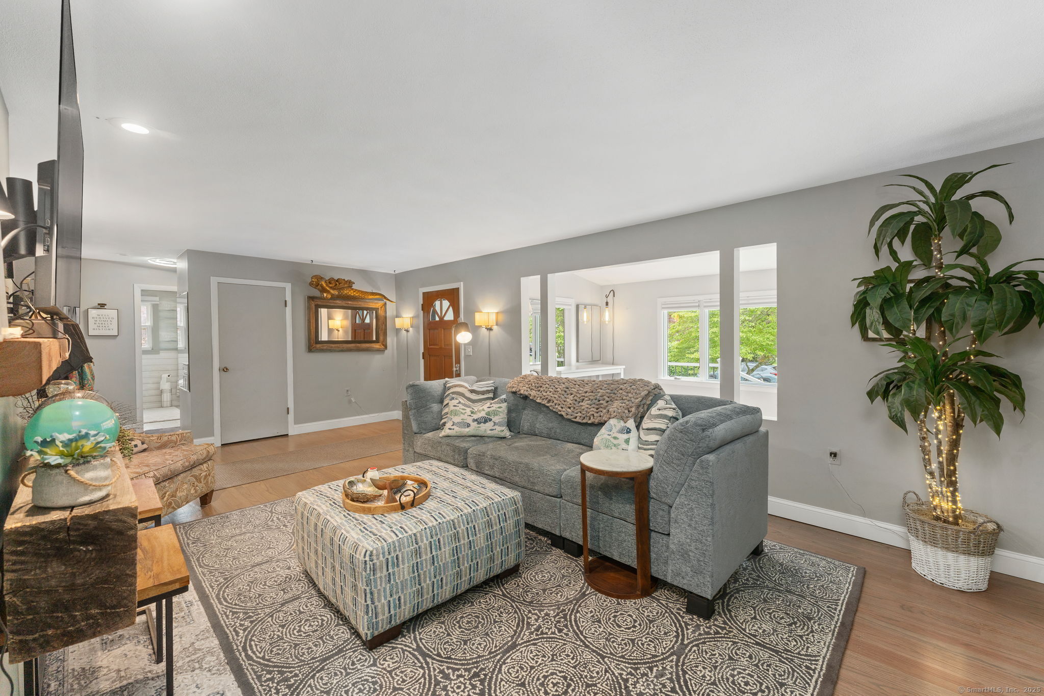 6 Meadow Drive