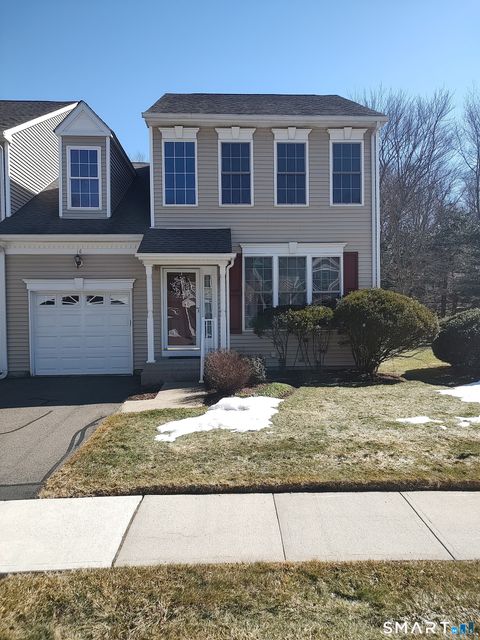 Condo For Sale - 16 Fieldstone Court #16<br/> North Haven, CT 06473