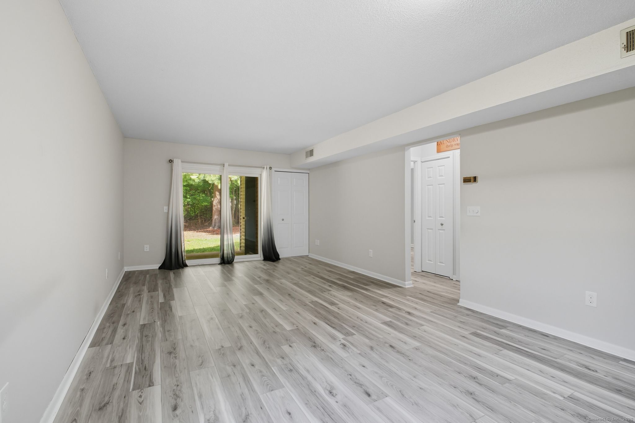 402 Twin Circle Drive 402