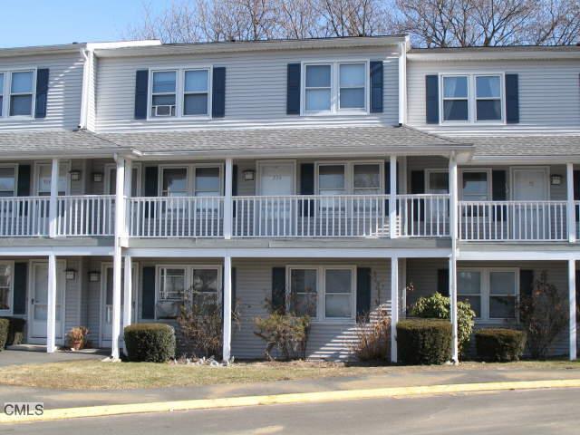 Photo 1 of 140 Beachview Avenue 274, Bridgeport, Connecticut, $1,600, Web #: 99093533