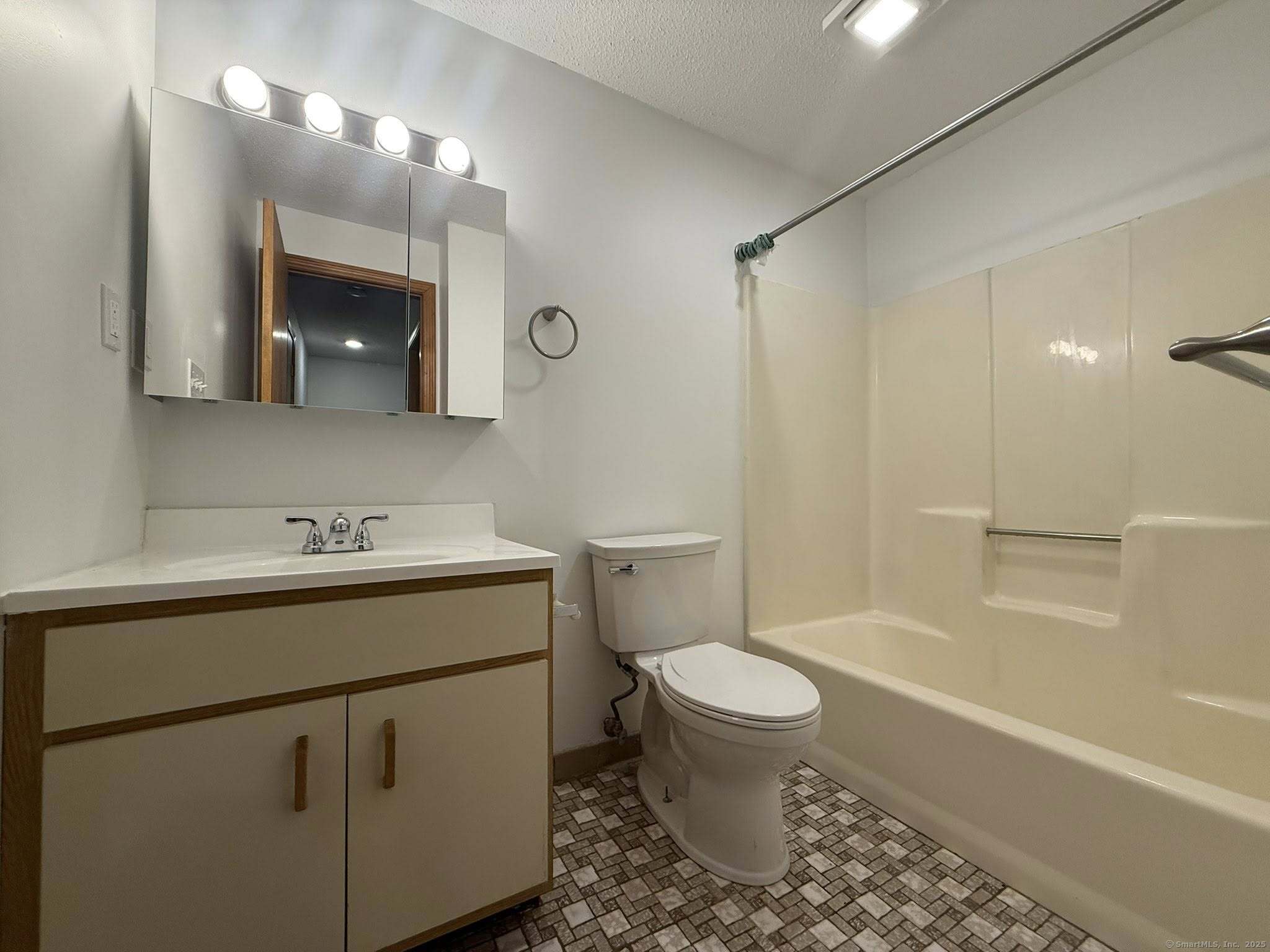 45 Brookside Village #45, Enfield, Connecticut image 17