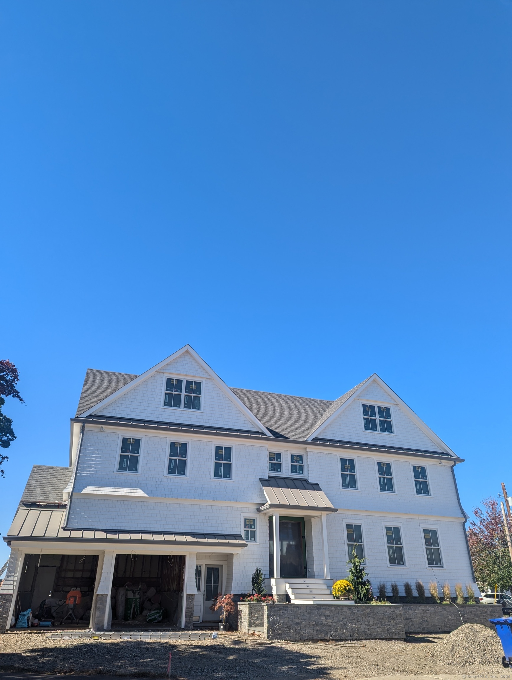 14 Marion Avenue, Norwalk, Connecticut - 4 Bedrooms  
4 Bathrooms  
10 Rooms - 