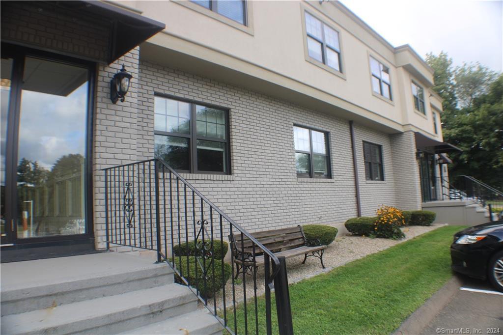 3074 Whitney Avenue Bld 1, Fl 2