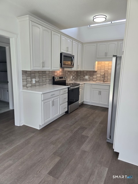 930 Heritage Village B