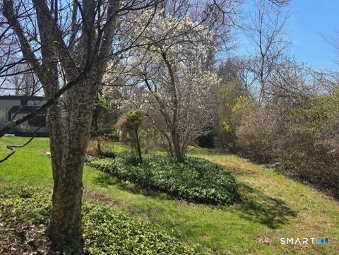 Tiny photo for 930 Heritage Village #B, Southbury, CT 06488 (MLS # 24166135)