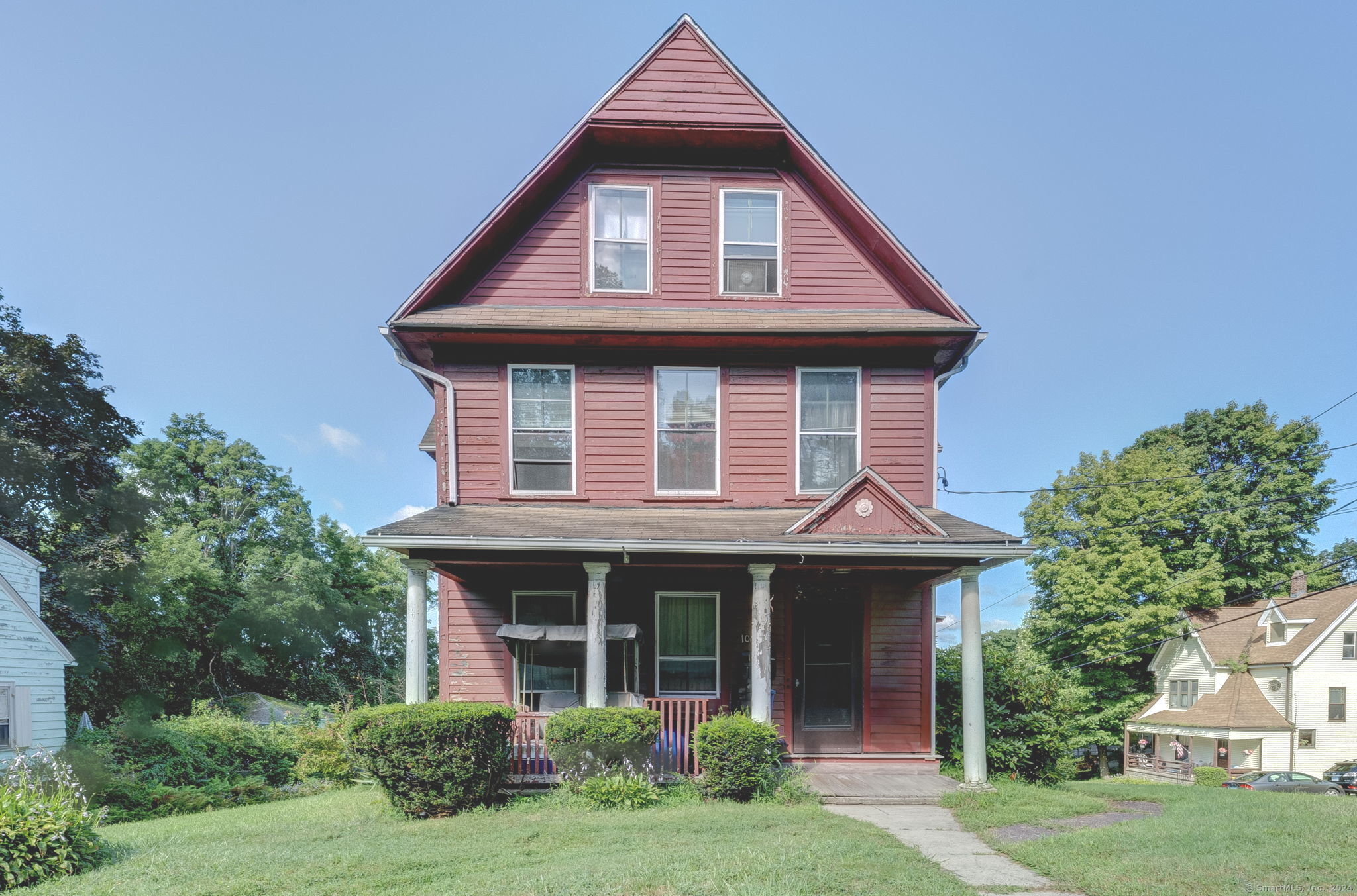 1069 Cooke Street, Waterbury, Connecticut - 6 Bedrooms  
2 Bathrooms  
10 Rooms - 