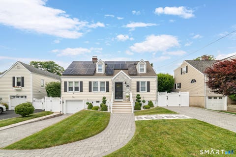 Photo of 18 Fairlea Avenue, Stratford, CT 06614 (MLS # 24183675)
