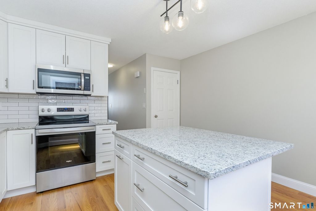Photo of 273 Derby Avenue #904, Derby, CT 06418 (MLS # 24171375)