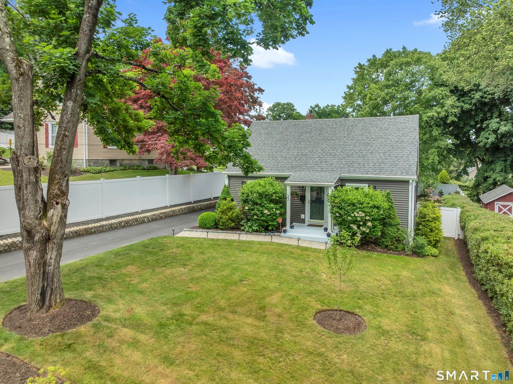 Photo of 23 Highland Avenue, Bethel, CT 06801 (MLS # 24184385)