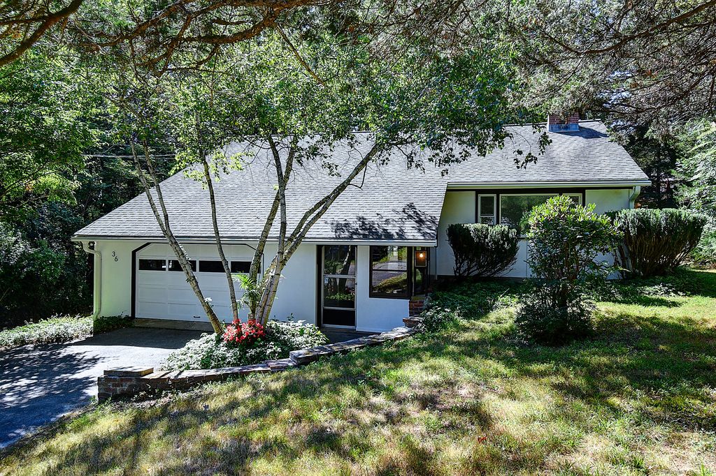 Photo of 36 Bungay Terrace, Seymour, CT 06483 (MLS # 24132734)