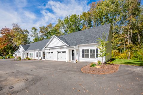 Photo of 180 S Washington Street #12, Plainville, CT 06062 (MLS # 24127029)